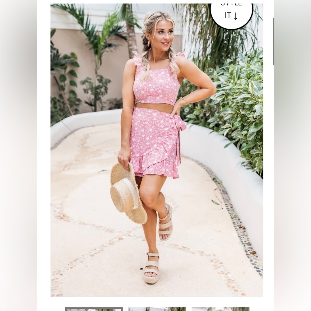 Pink Lily Meant to Be Set